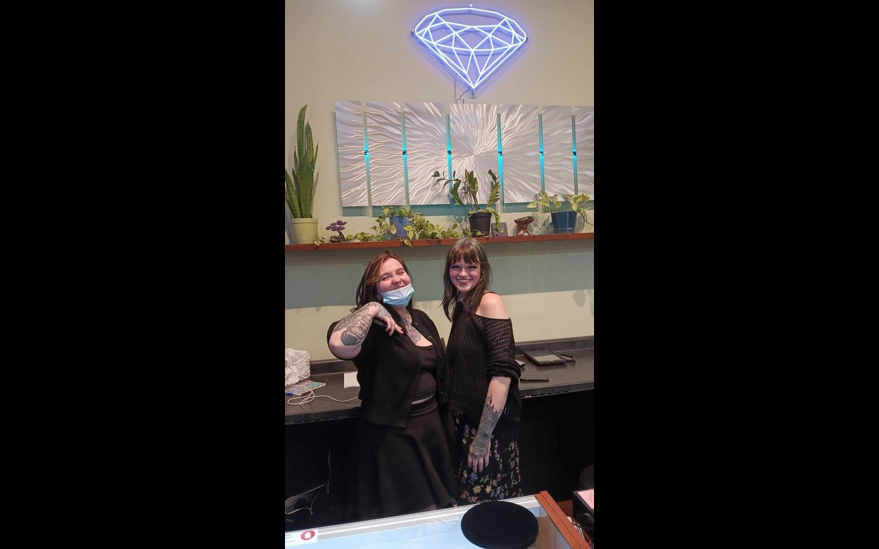 DNA Jewelry Store Customer 33 